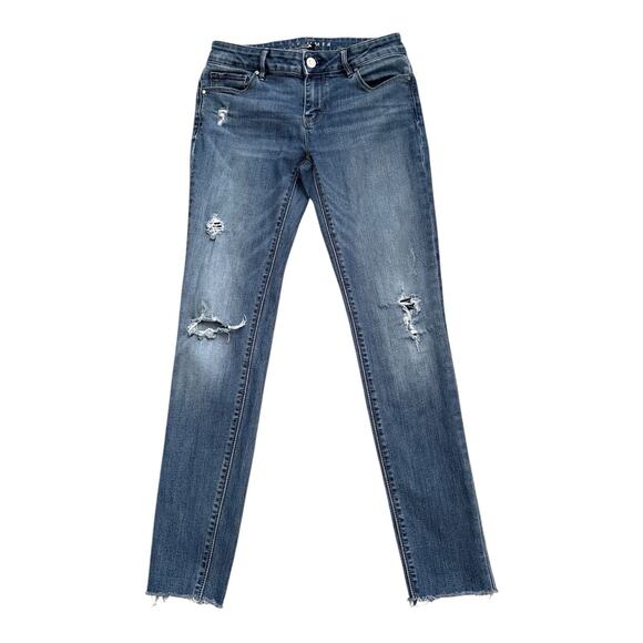 WHITE HOUSE BLACK MARKET Womens Size 2 Ripped Skimmer Raw Hem Blue Jeans WHBM - Picture 1 of 10